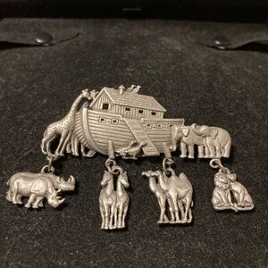JJ Noah's Ark Pin Jonette Jewelry VTG silvertone pewter Biblical Animals Brooch
